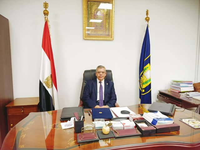 عميد الكلية